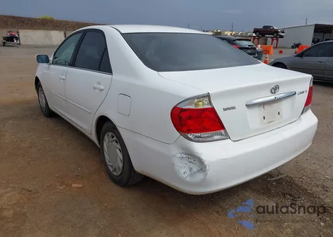 2006 Toyota Camry Le z USA, uszkodzony, nr VIN 4T1BE32K06U690310